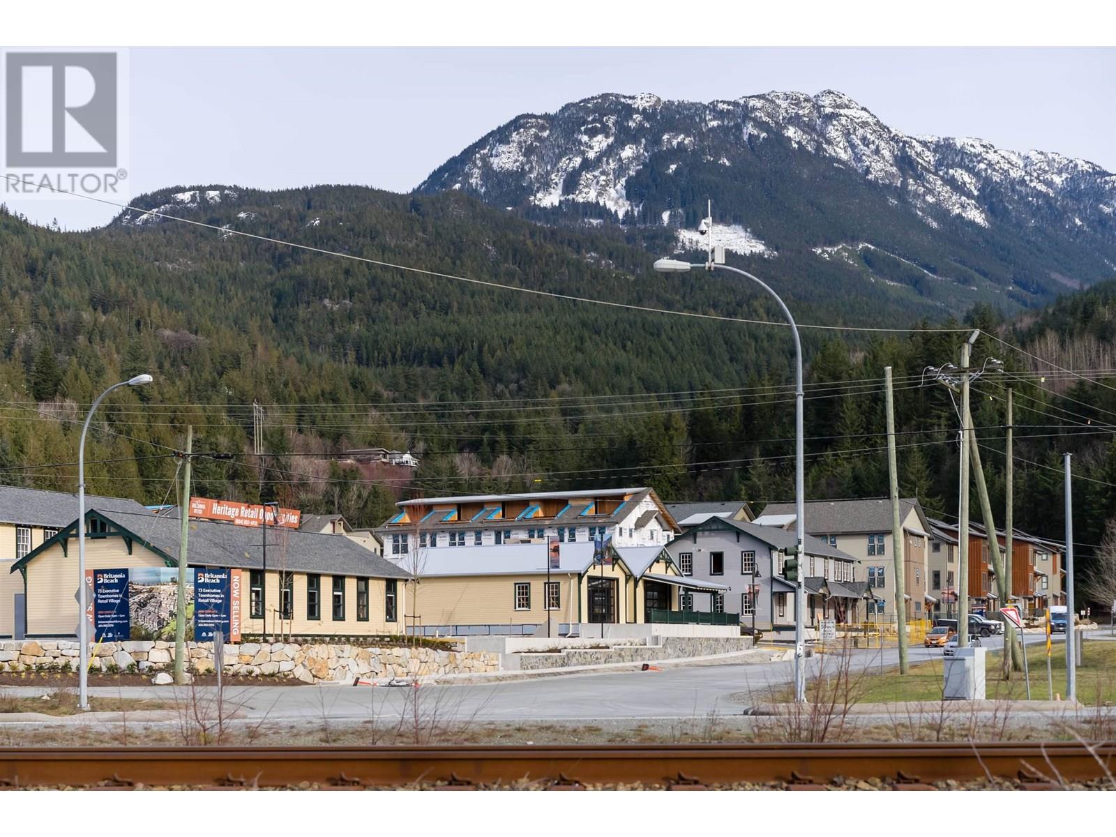 Photo 6 of 1121 Copper Drive, Squamish BC