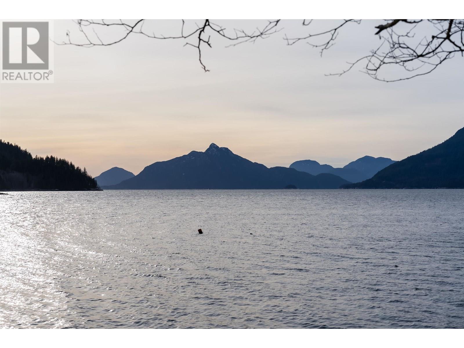 Photo 15 of 1121 Copper Drive, Squamish BC