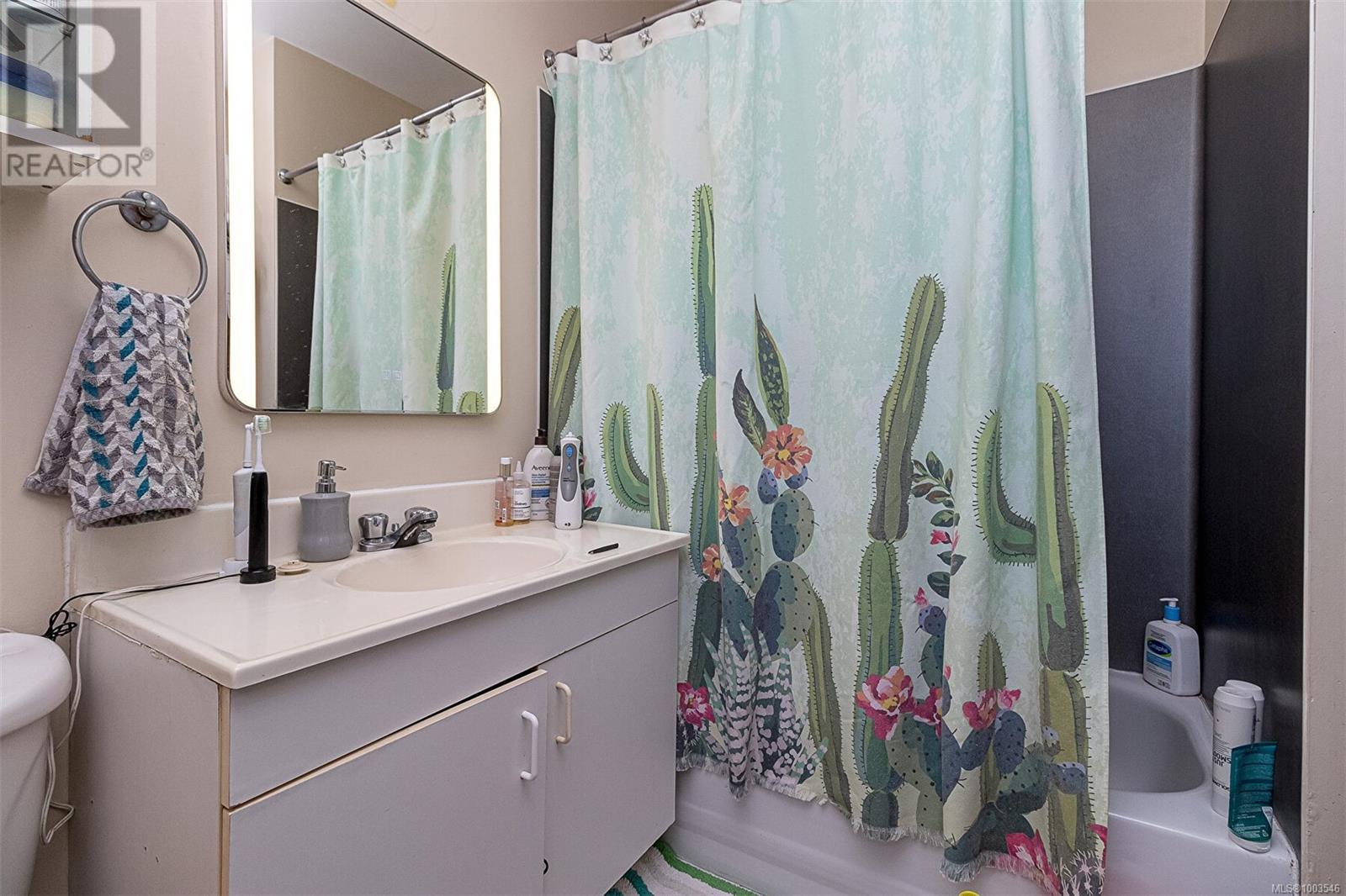 Photo 8 of 1334 Johnson St, Victoria BC