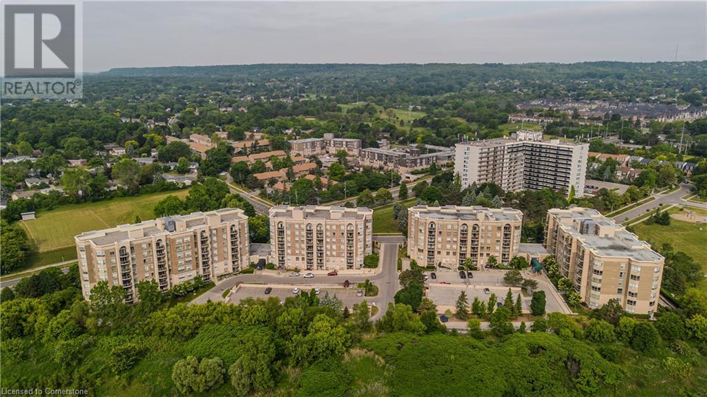 Photo 4 of 2085 Amherst Heights Drive Unit 401, Burlington ON