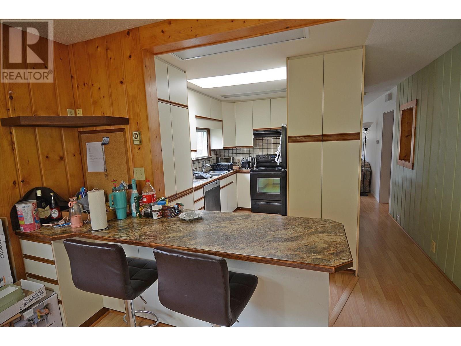 Photo 24 of 413 Sixth Street, Nelson BC
