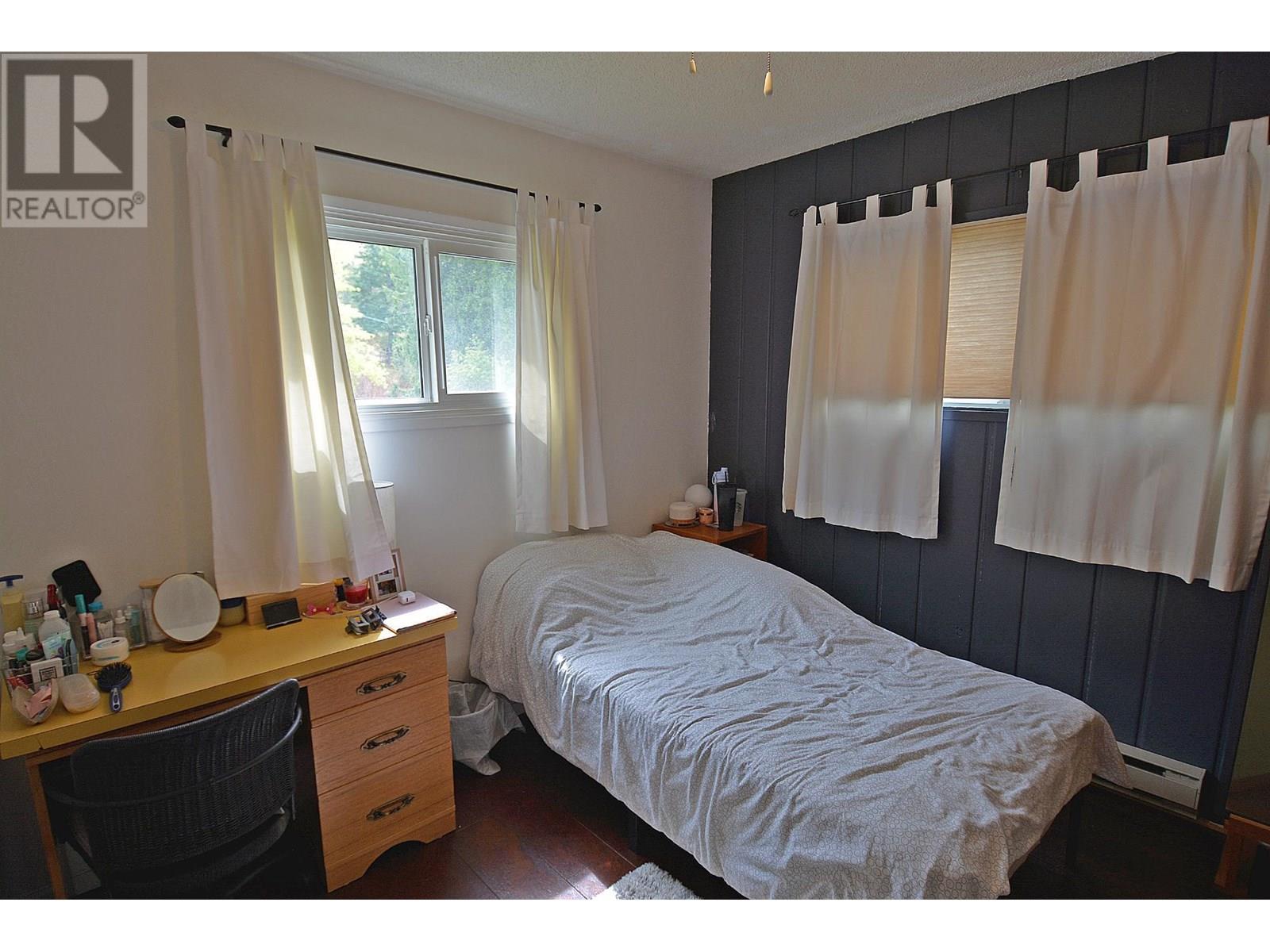 Photo 16 of 413 Sixth Street, Nelson BC