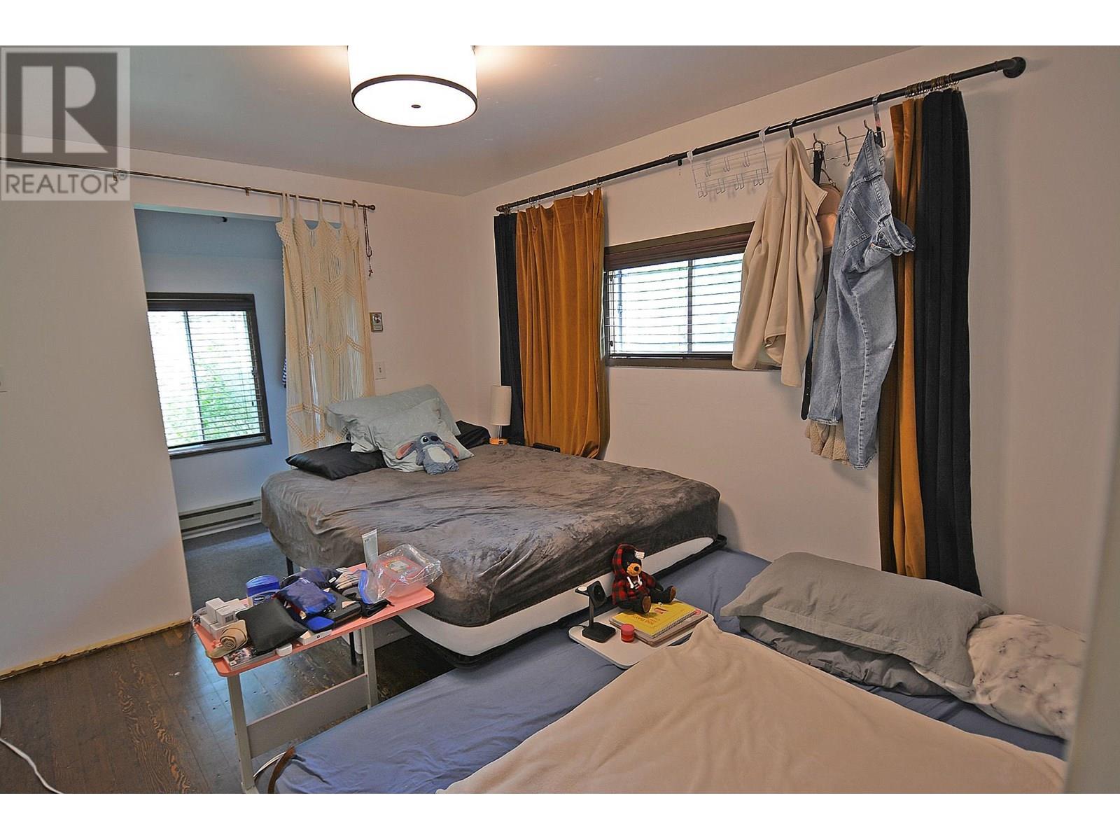 Photo 13 of 413 Sixth Street, Nelson BC