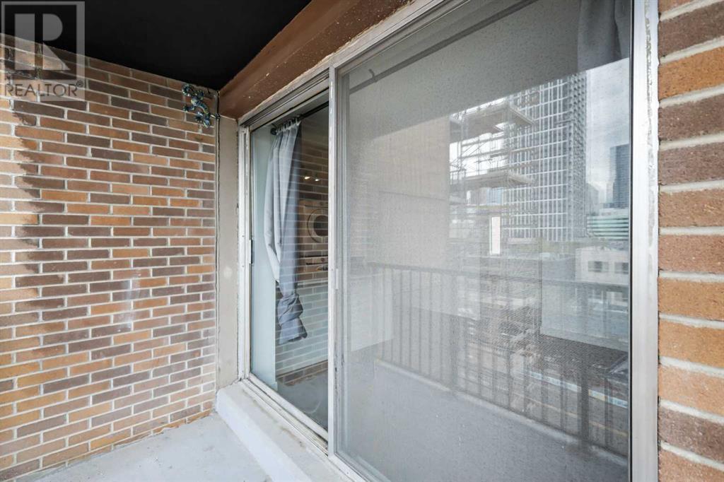 Single Family House for Sale in    Avenue SW Cliff Bungalow Calgary 