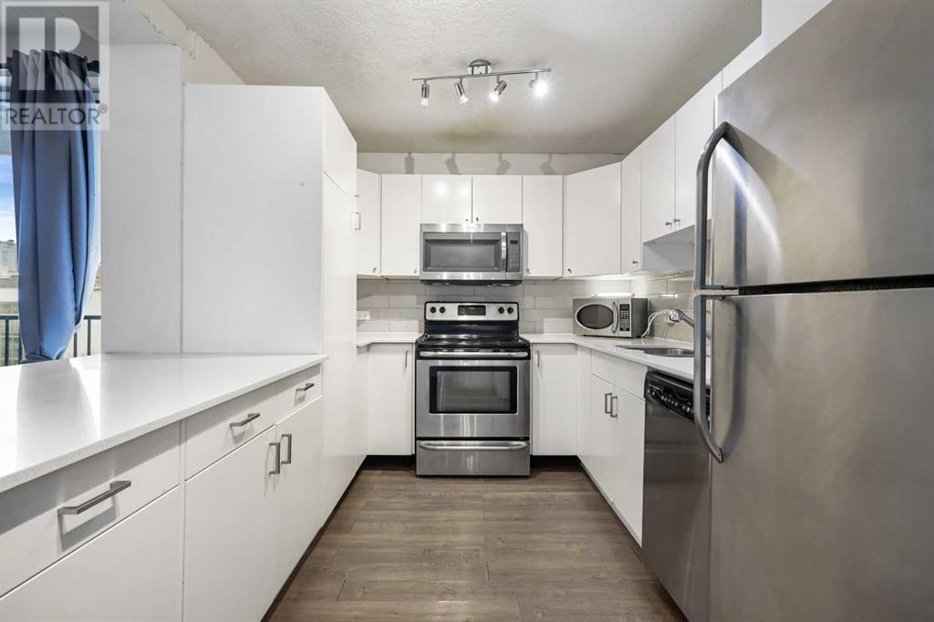 Single Family House for Sale in    Avenue SW Cliff Bungalow Calgary 