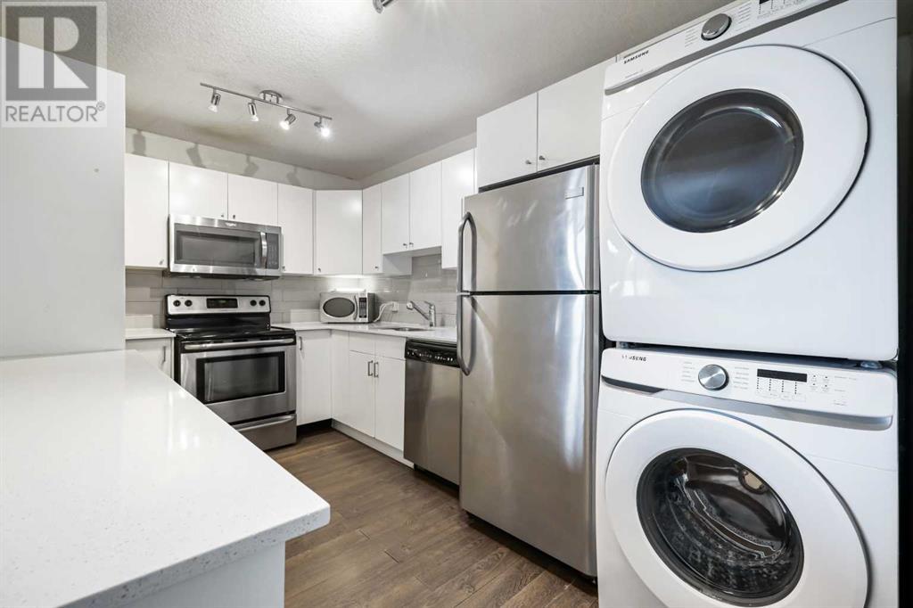 Single Family House for Sale in    Avenue SW Cliff Bungalow Calgary 