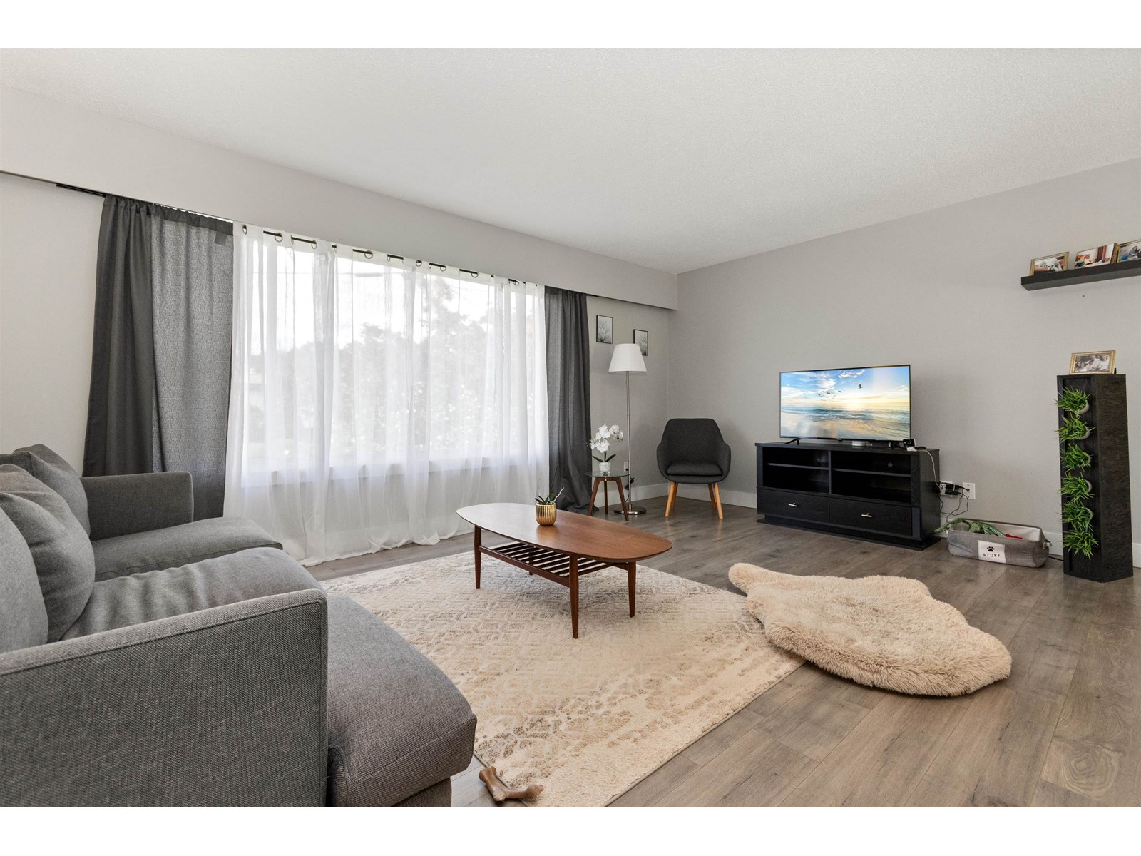 Photo 3 of 9476 Paula Crescent Chilliwack Proper East, Chilliwack BC