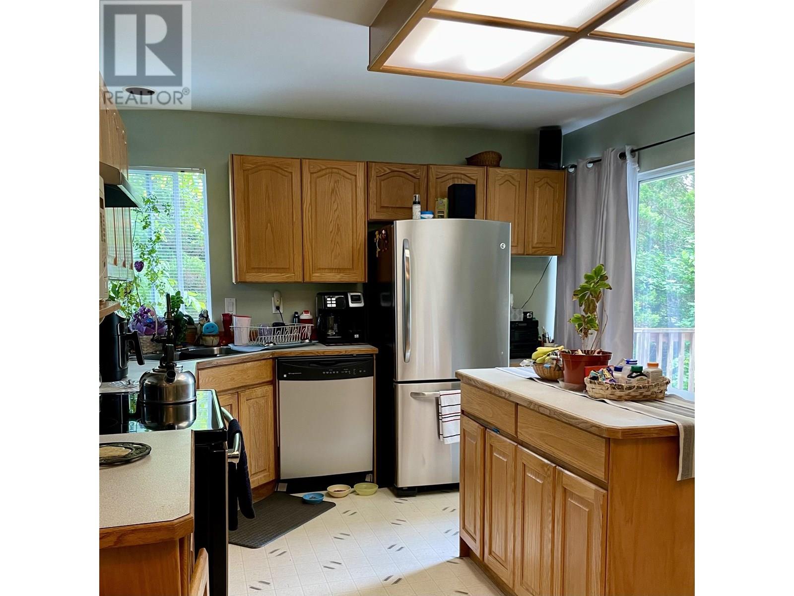 Photo 12 of 21854 Lougheed Highway, Maple Ridge BC