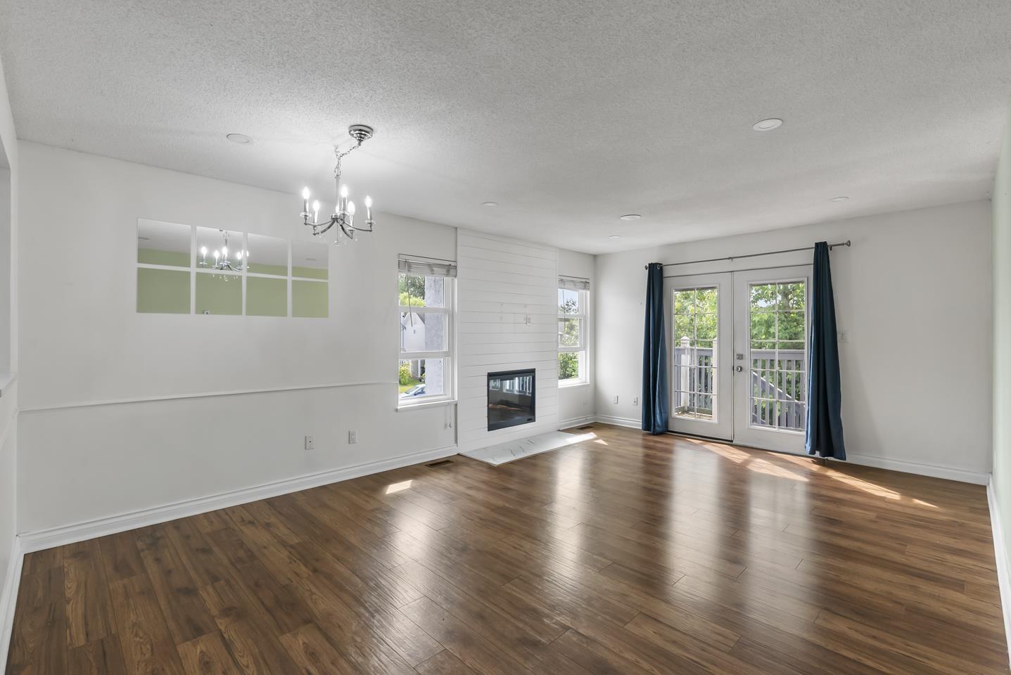 Photo 2 of 2268 Willoughby Way, Langley BC