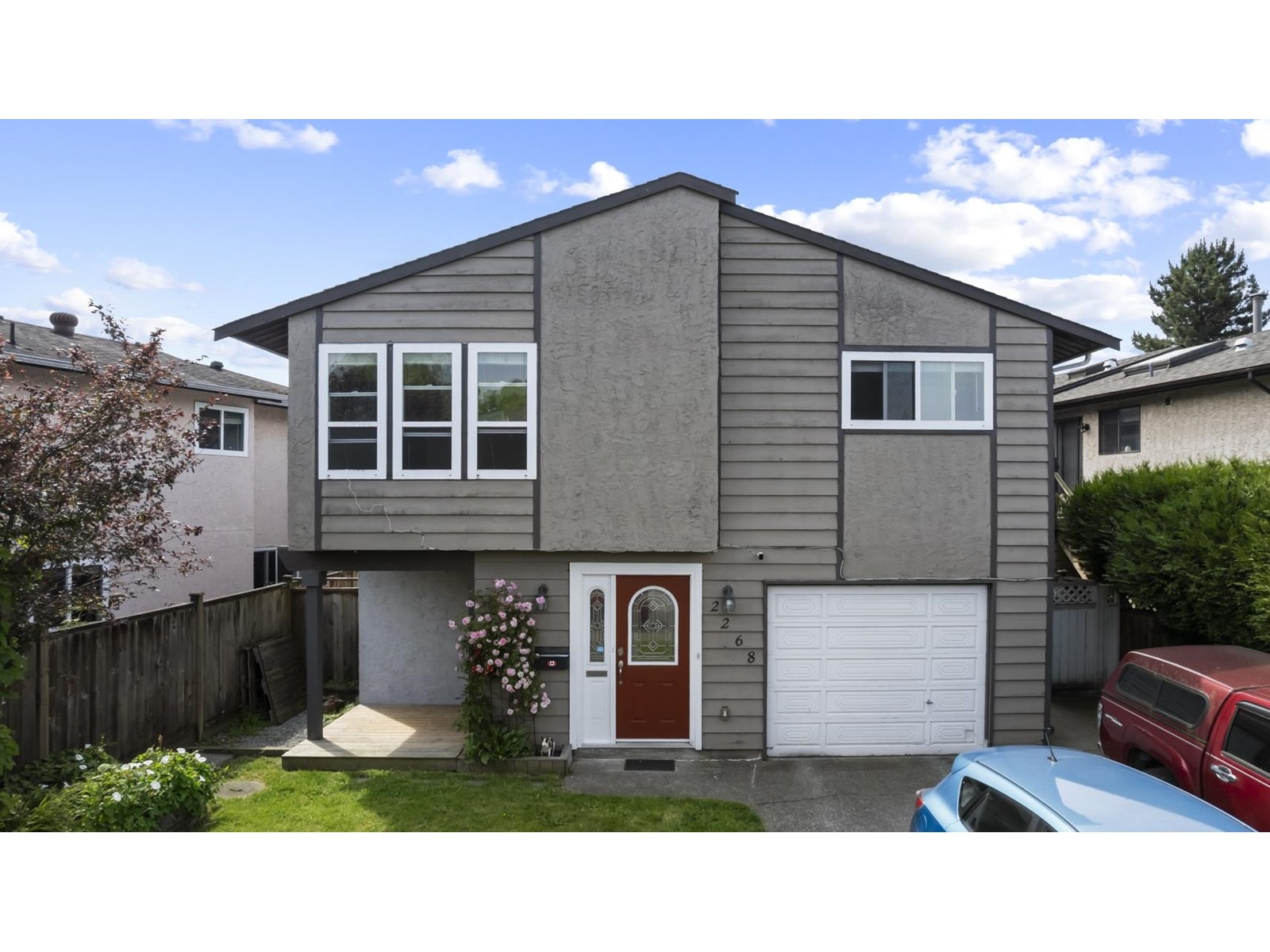 Photo 1 of 2268 Willoughby Way, Langley BC