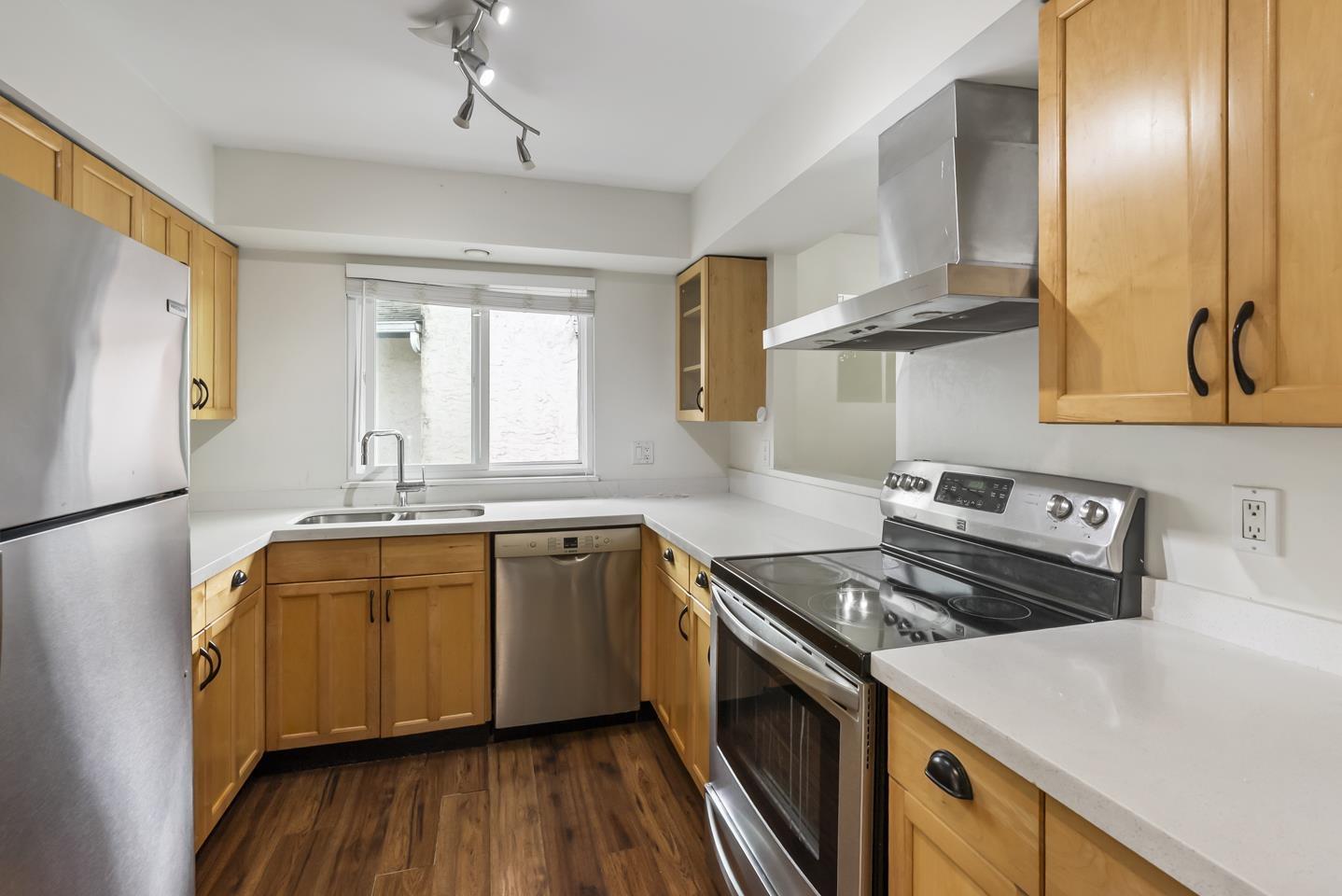Photo 8 of 2268 Willoughby Way, Langley BC
