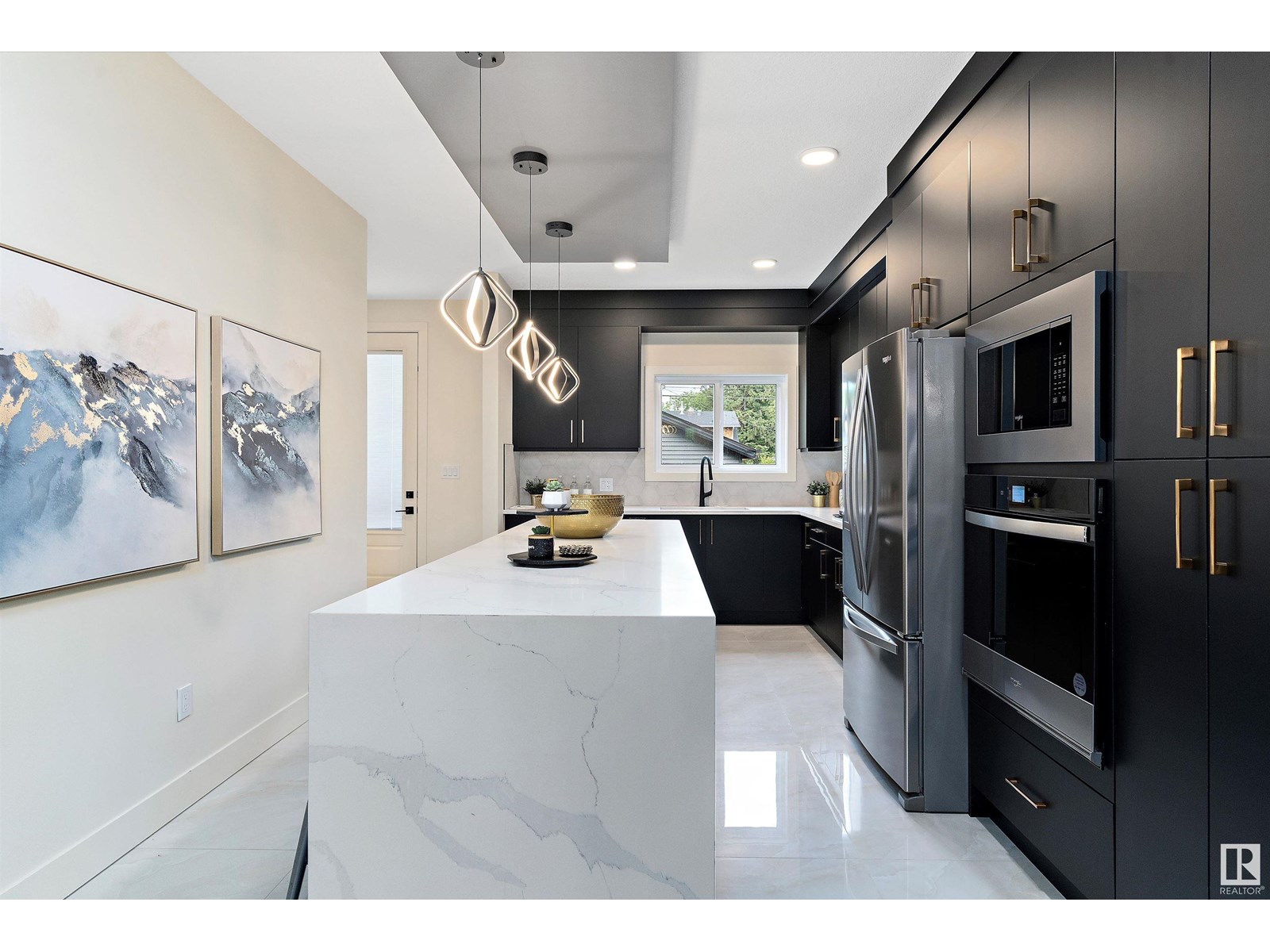 Photo 12 of 10965 129 St Nw, Edmonton AB
