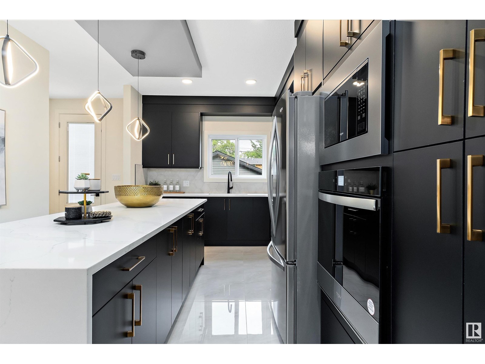 Photo 13 of 10965 129 St Nw, Edmonton AB
