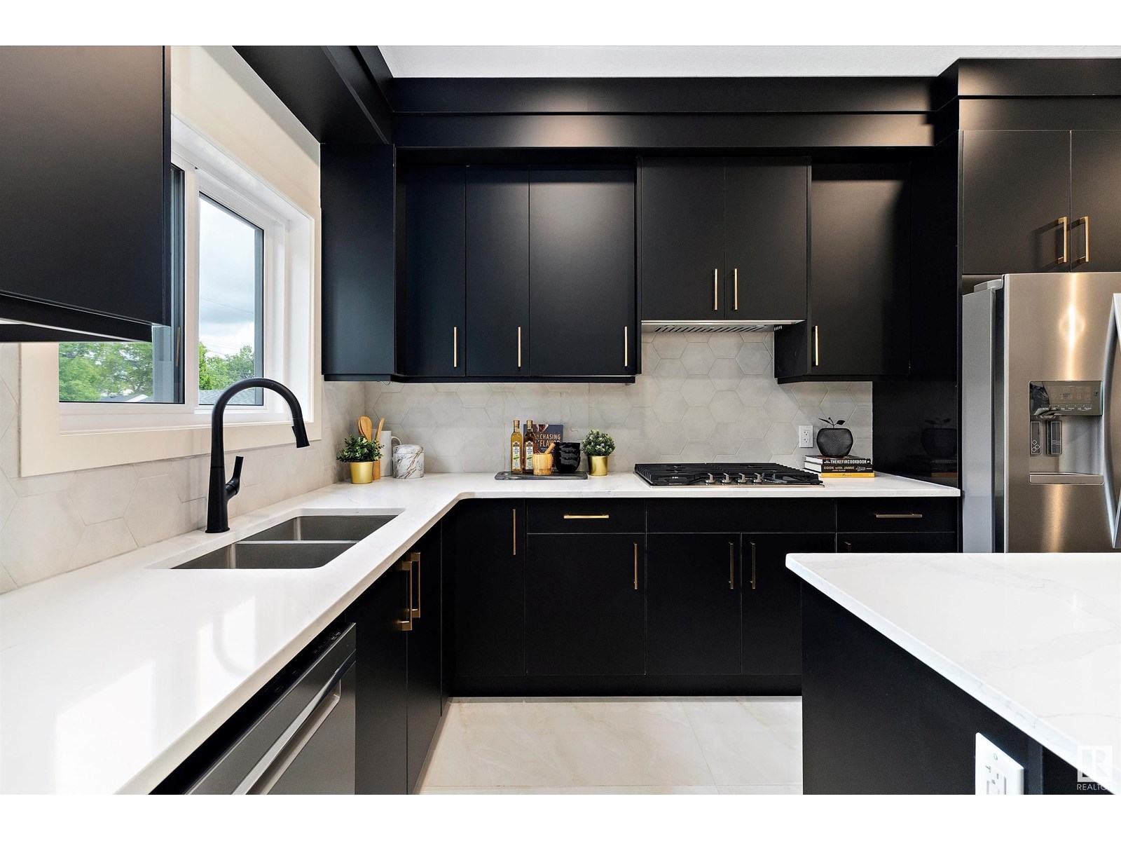 Photo 17 of 10965 129 St Nw, Edmonton AB