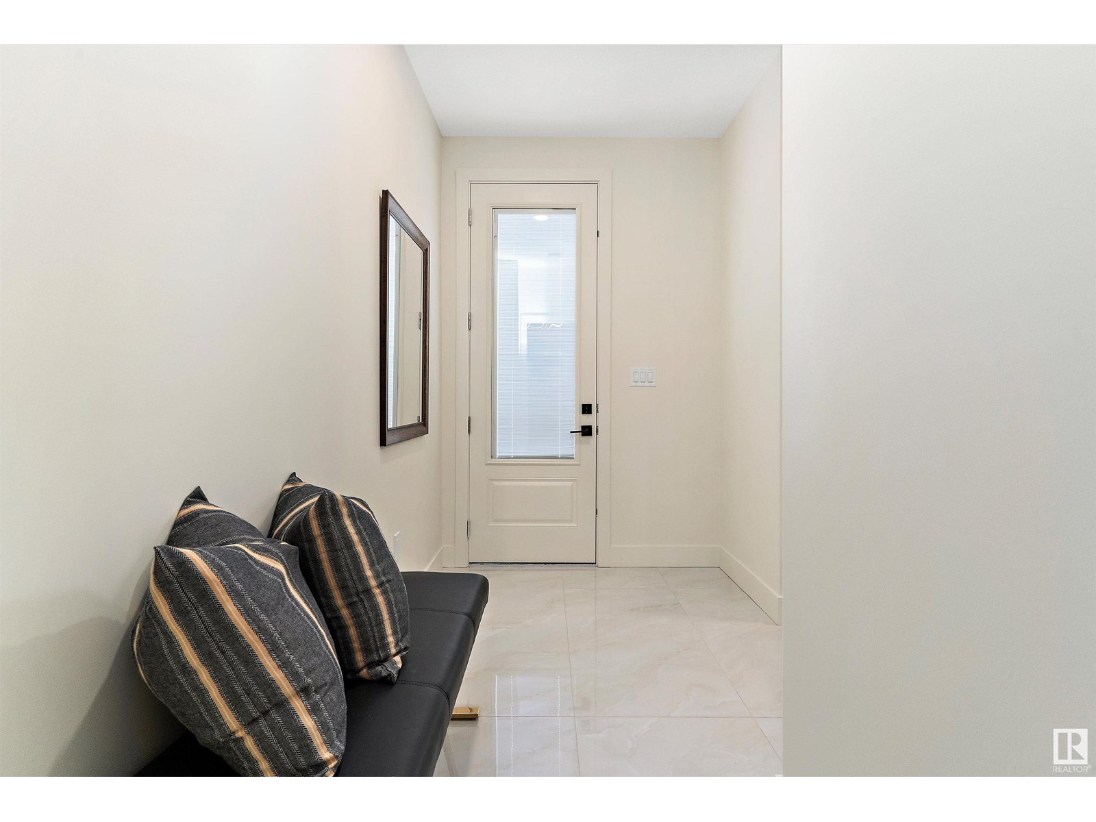 Photo 19 of 10965 129 St Nw, Edmonton AB