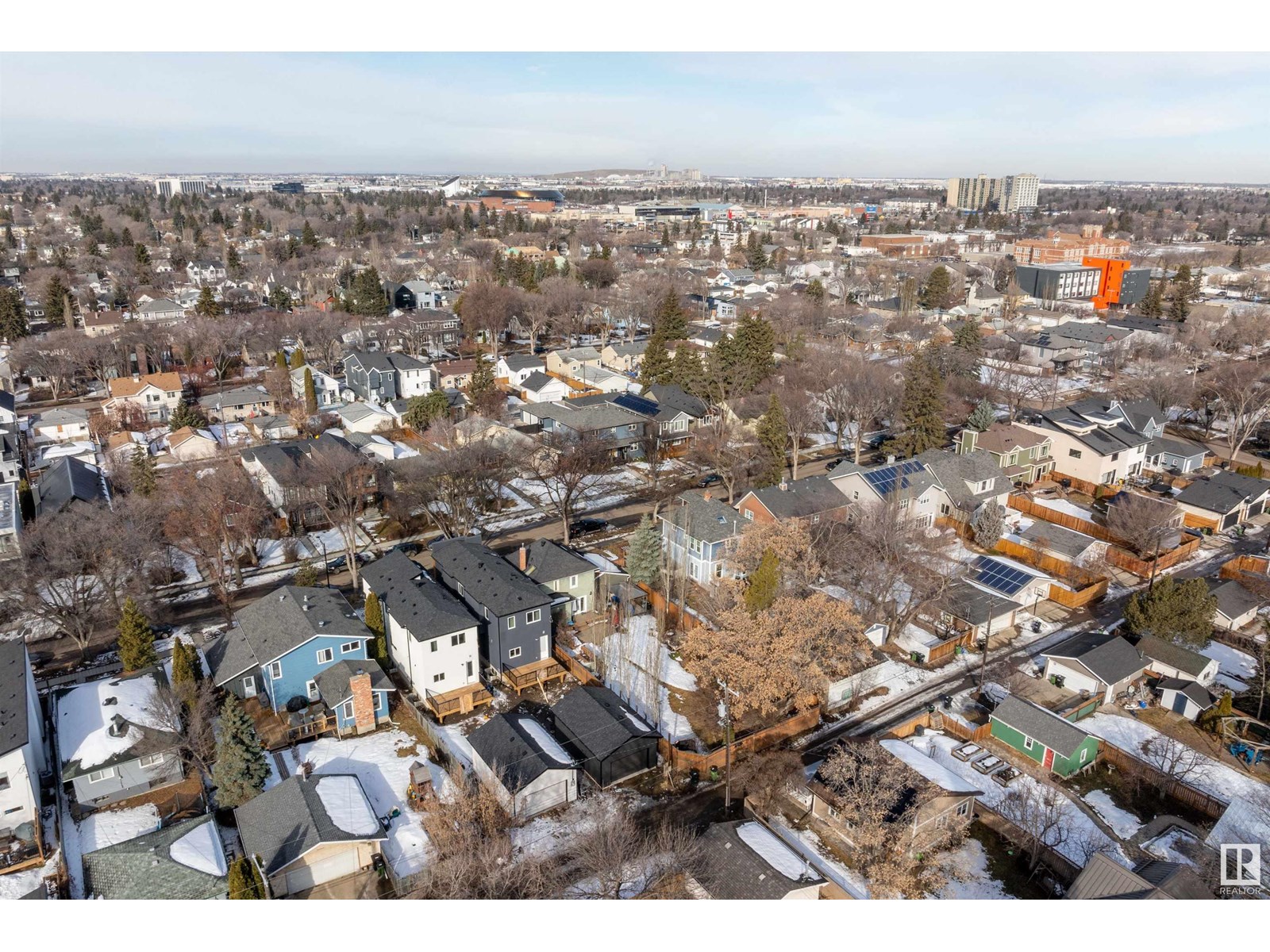 Photo 3 of 10965 129 St Nw, Edmonton AB