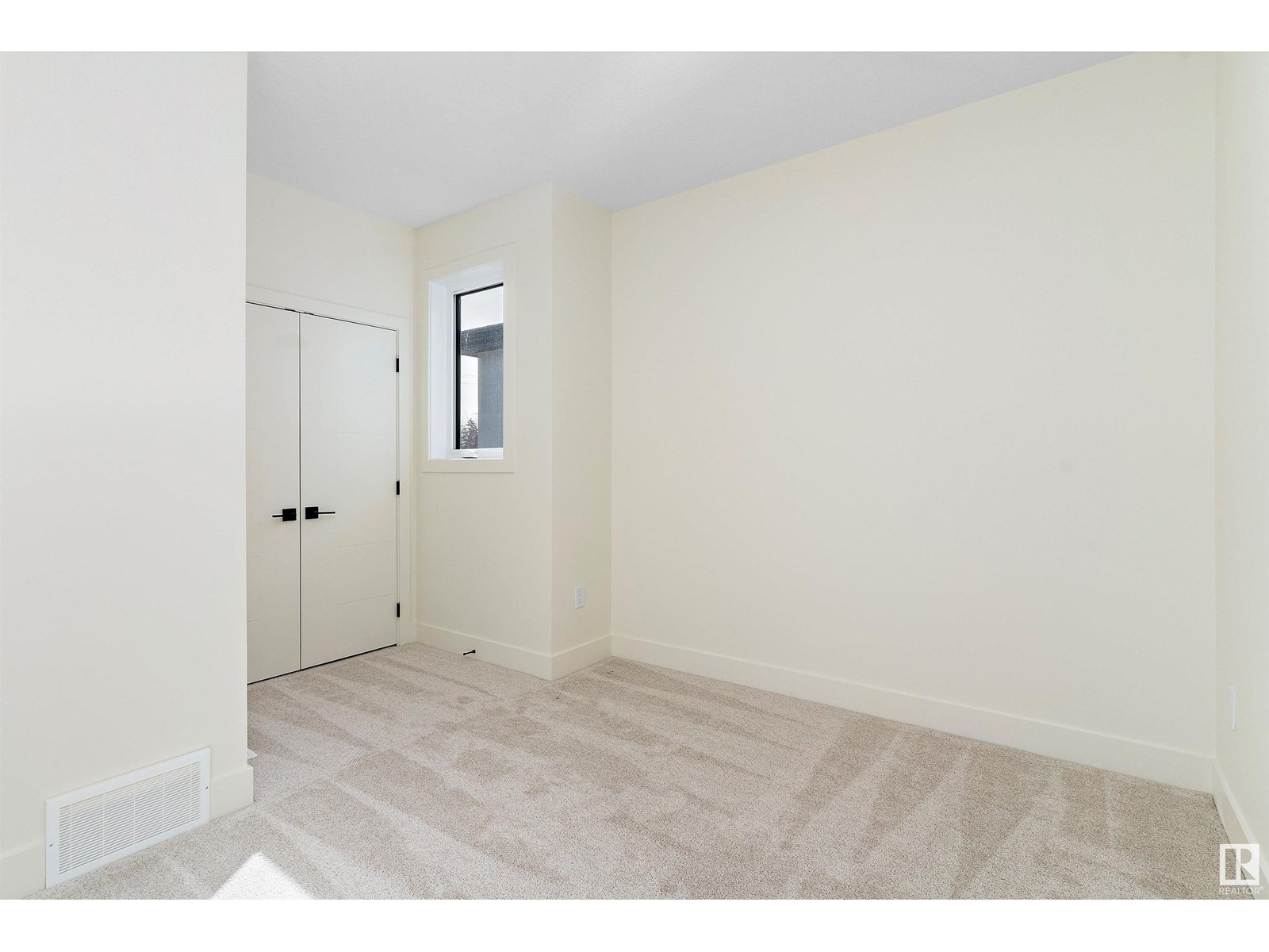 Photo 36 of 10965 129 St Nw, Edmonton AB