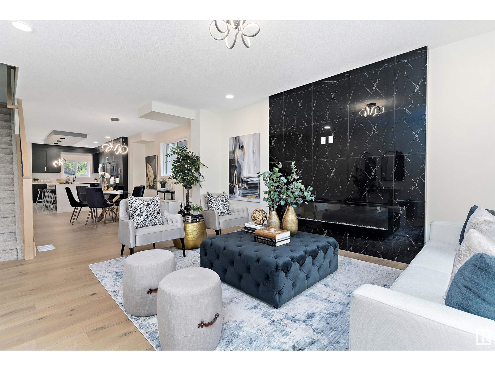 Photo 5 of 10965 129 St Nw, Edmonton AB