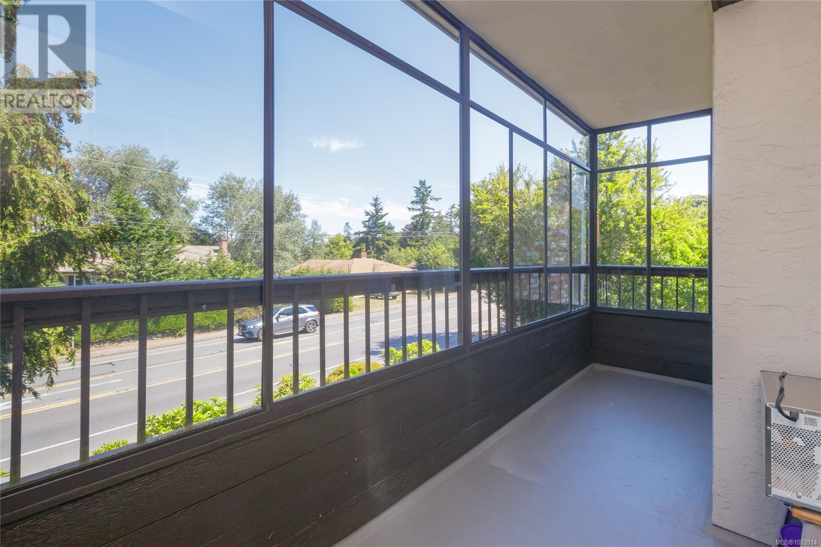 Photo 17 of 203 1725 Cedar Hill Cross Rd E, Saanich BC
