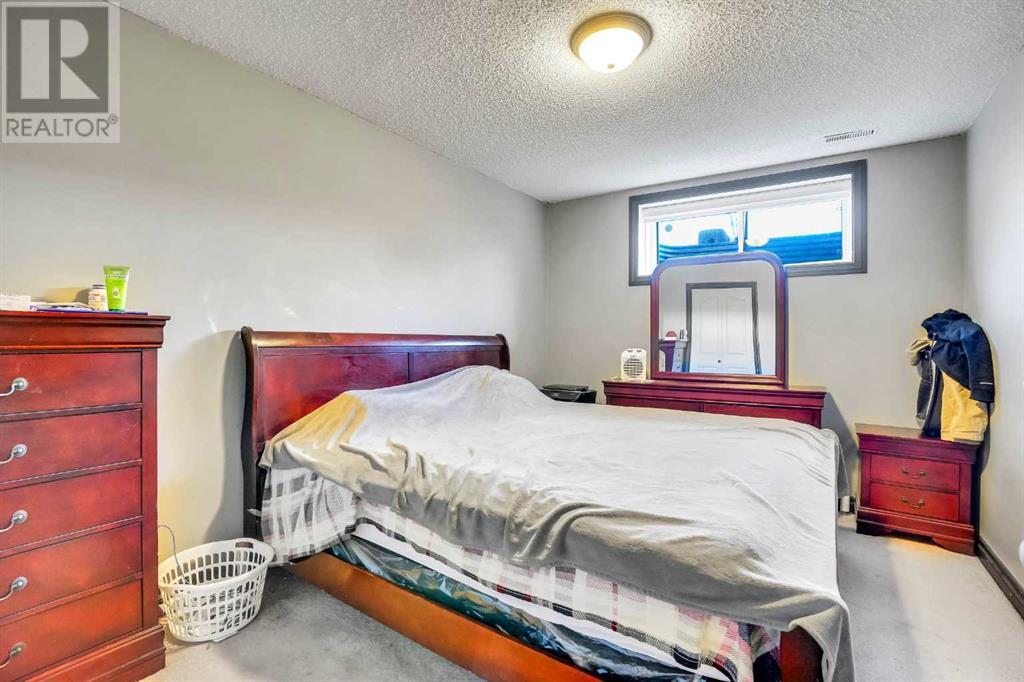 Single Family House for Sale in  Saddletree Close NE Saddle Ridge Calgary 