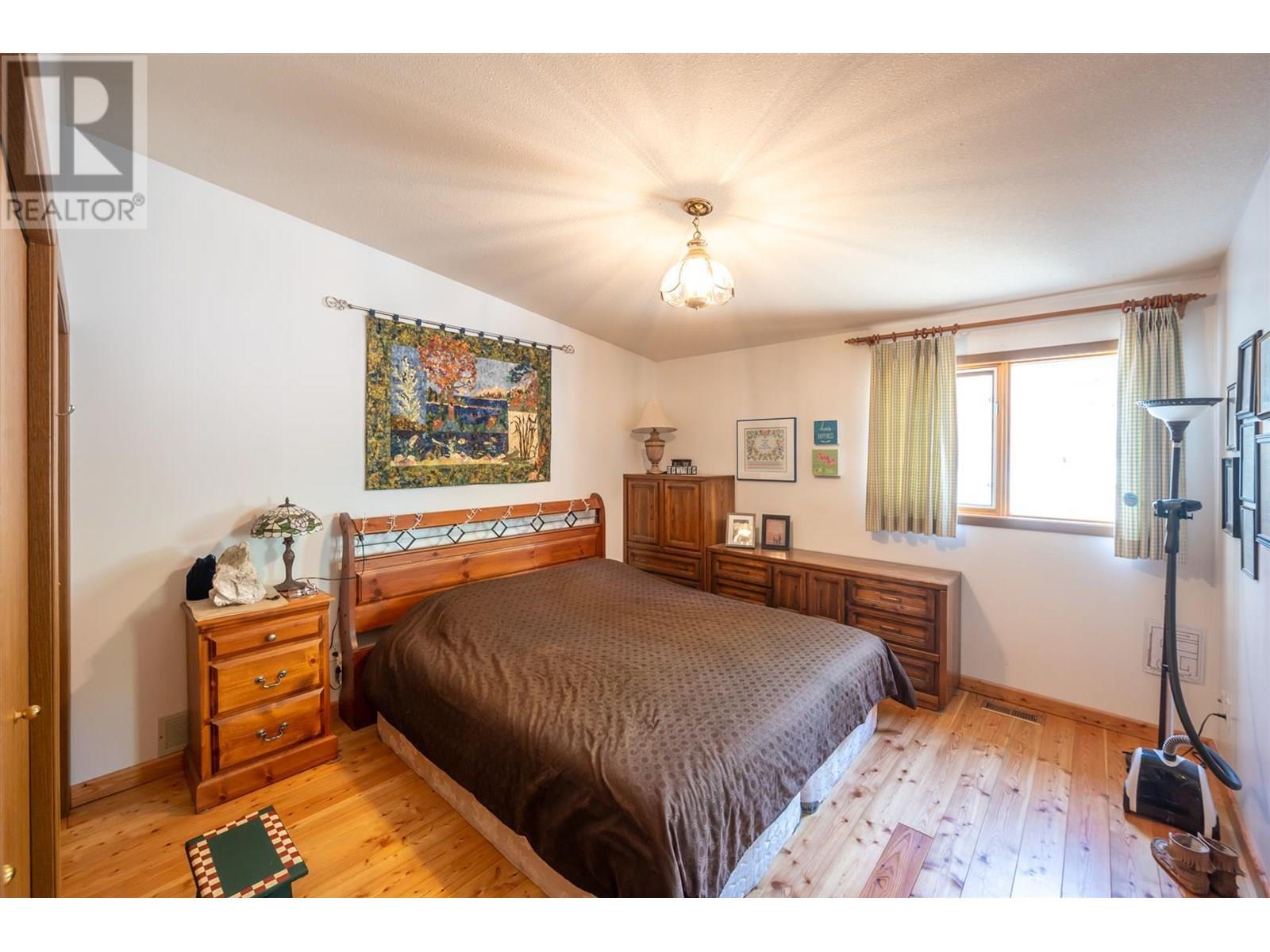 615 Cedar Creek Road, Princeton