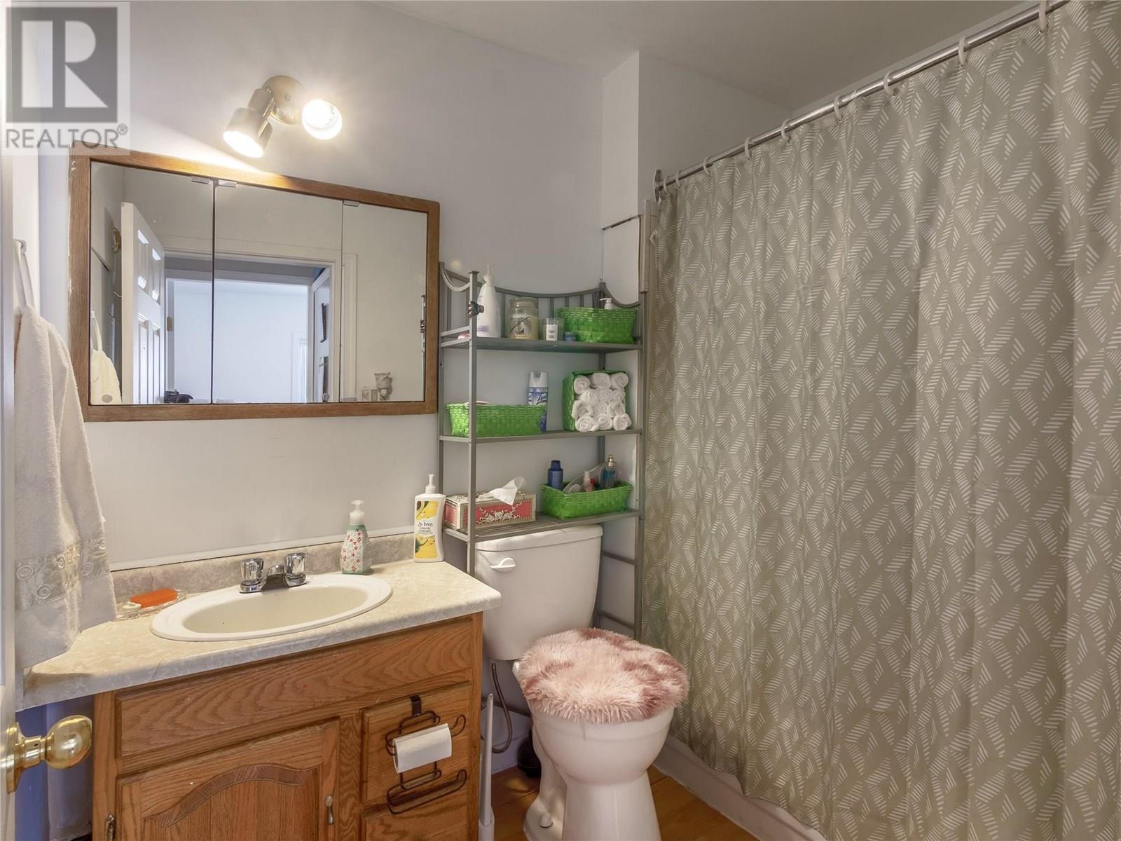  662 Ellis Street, Penticton