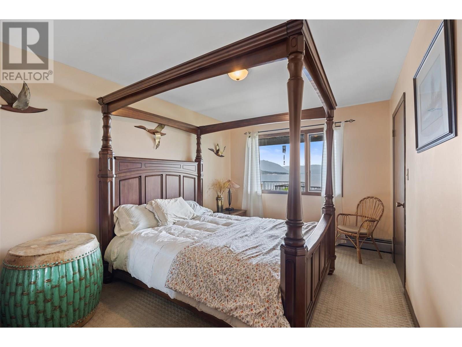 4498 SQUILAX-ANGLEMONT Road Unit# 5, North Shuswap