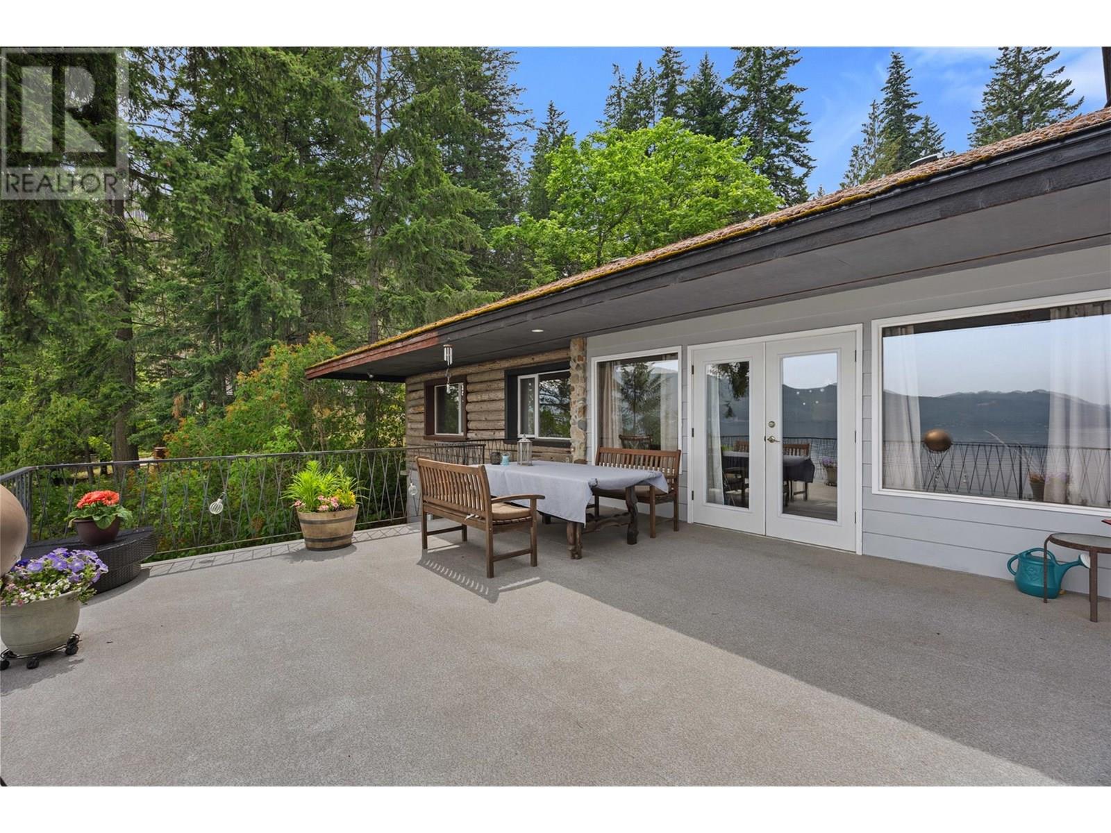 4498 SQUILAX-ANGLEMONT Road Unit# 5, North Shuswap