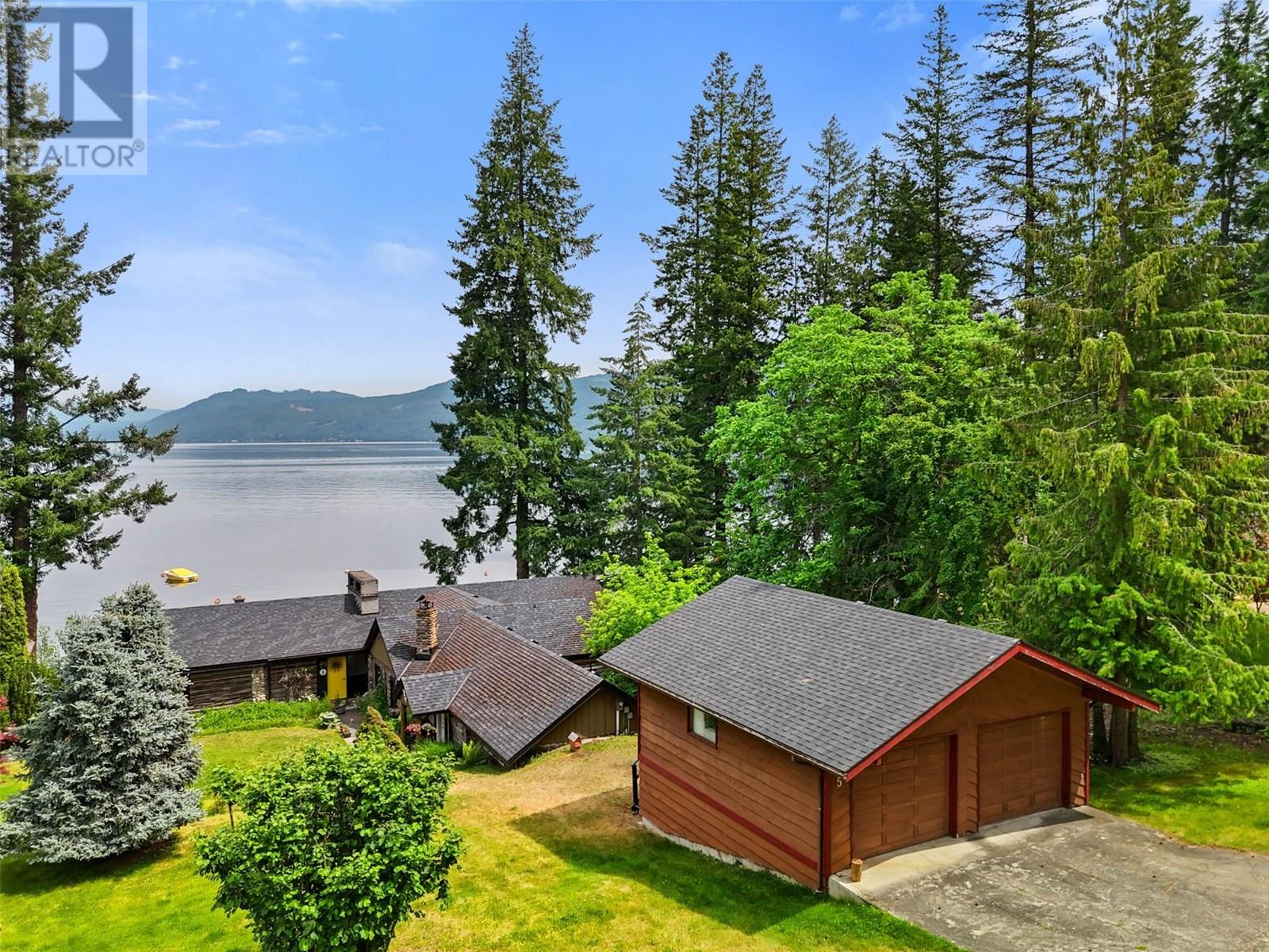 4498 SQUILAX-ANGLEMONT Road Unit# 5, North Shuswap