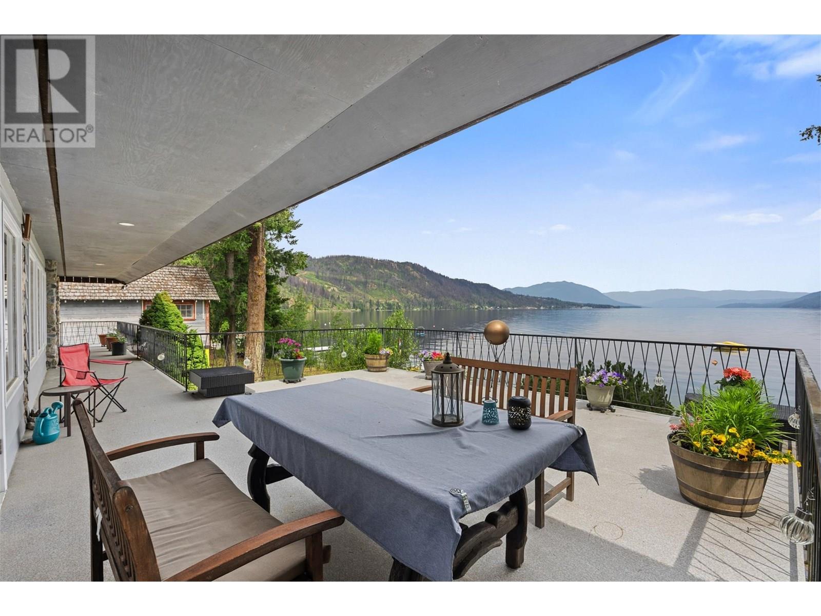 4498 SQUILAX-ANGLEMONT Road Unit# 5, North Shuswap