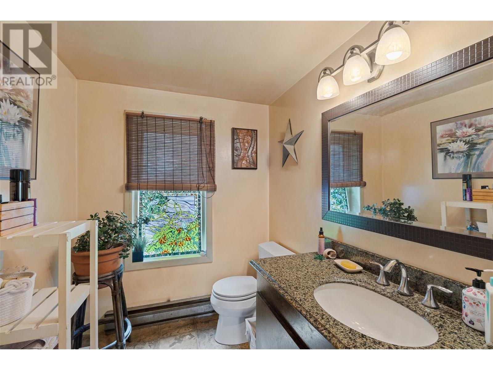 4498 SQUILAX-ANGLEMONT Road Unit# 5, North Shuswap