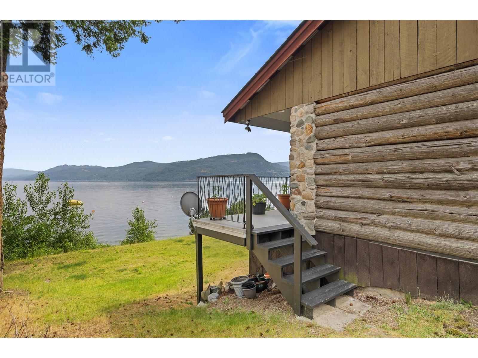 4498 SQUILAX-ANGLEMONT Road Unit# 5, North Shuswap