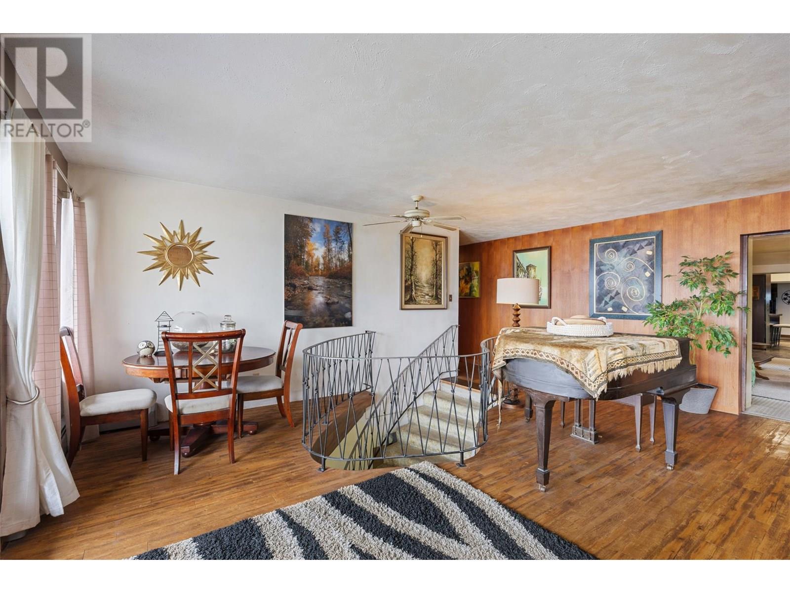 4498 SQUILAX-ANGLEMONT Road Unit# 5, North Shuswap