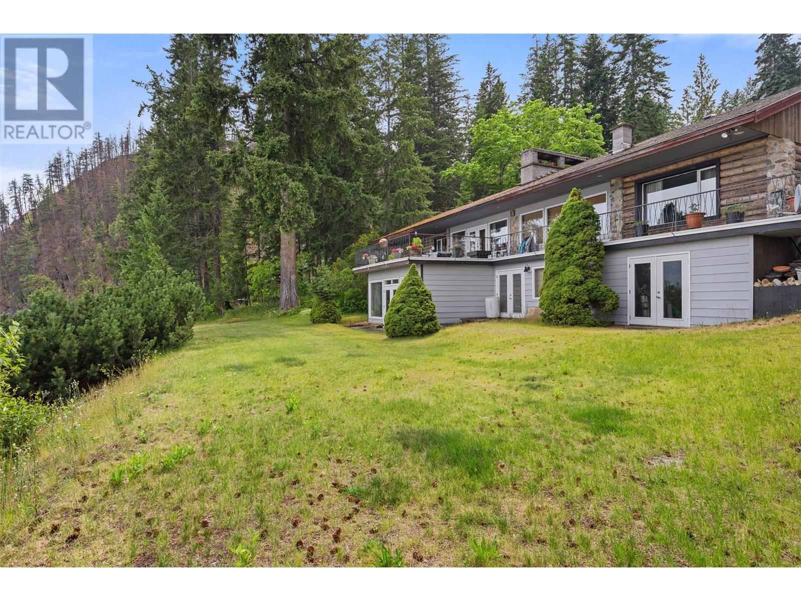 4498 SQUILAX-ANGLEMONT Road Unit# 5, North Shuswap