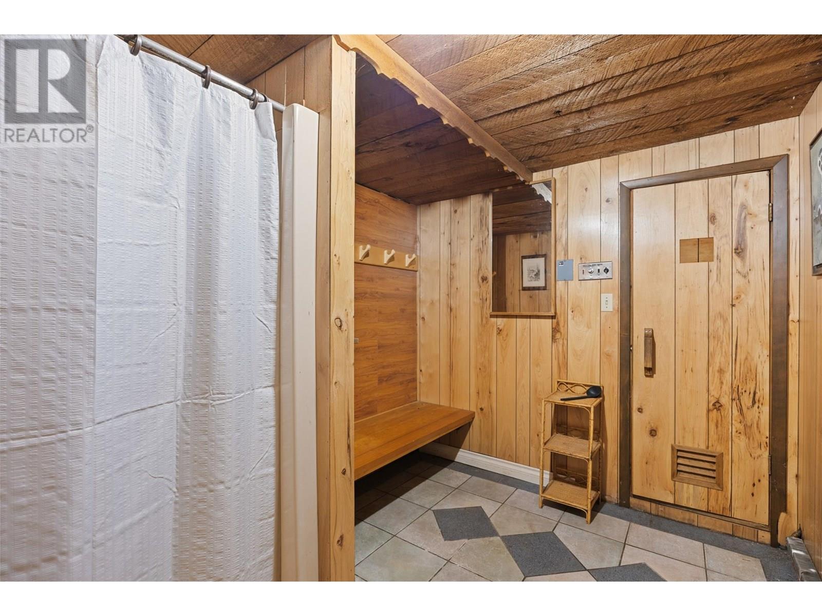 4498 SQUILAX-ANGLEMONT Road Unit# 5, North Shuswap