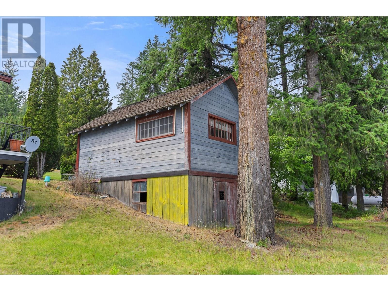 4498 SQUILAX-ANGLEMONT Road Unit# 5, North Shuswap
