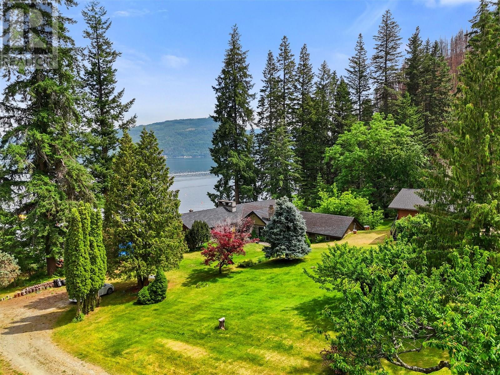 4498 SQUILAX-ANGLEMONT Road Unit# 5, North Shuswap