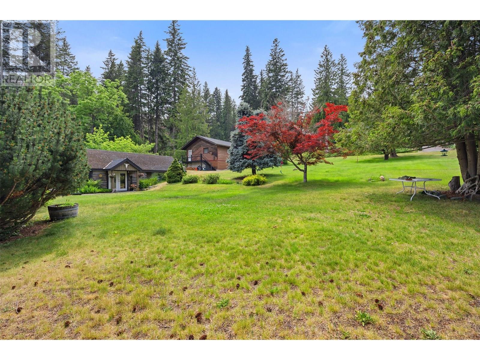 4498 SQUILAX-ANGLEMONT Road Unit# 5, North Shuswap