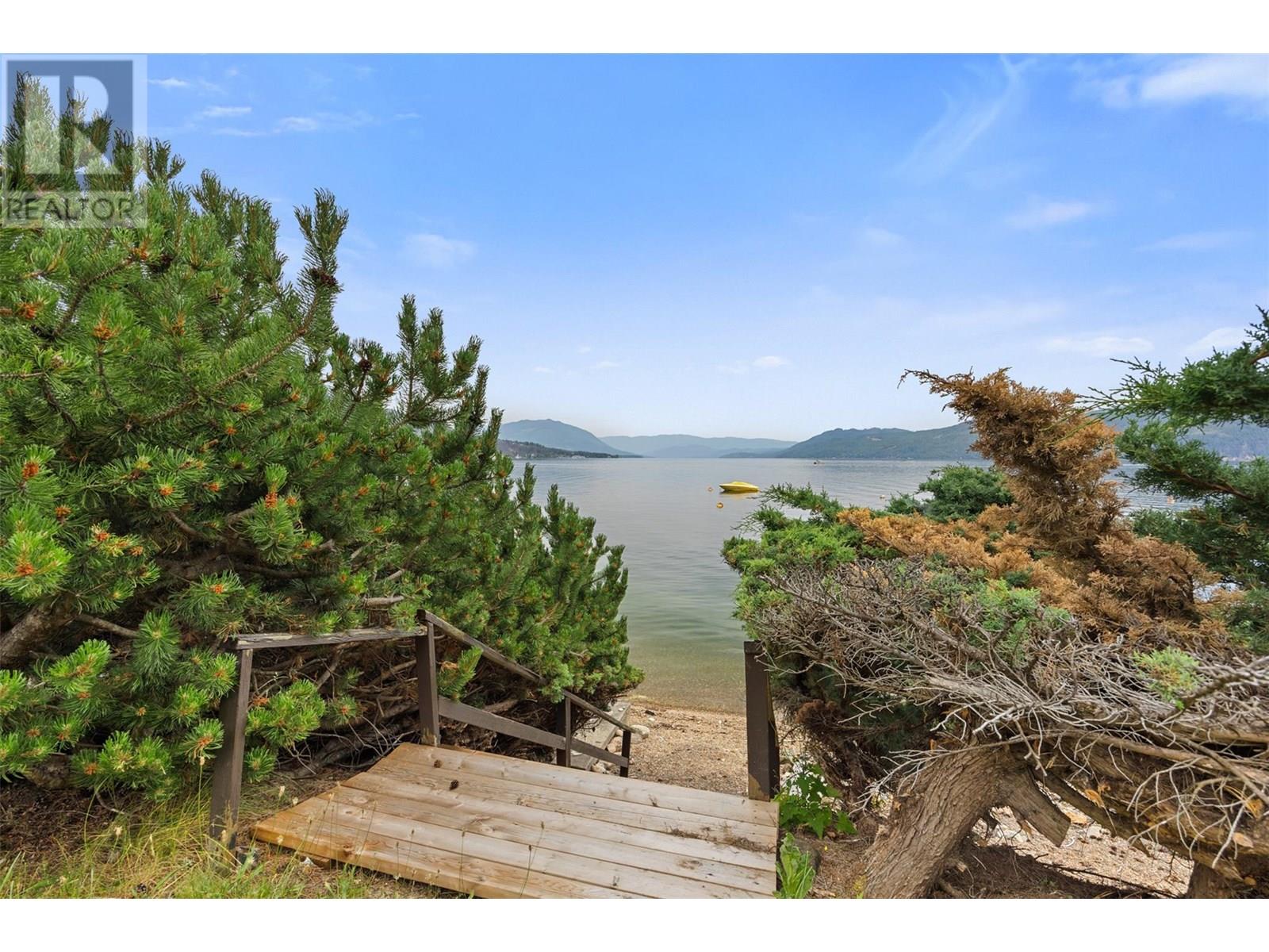 4498 SQUILAX-ANGLEMONT Road Unit# 5, North Shuswap