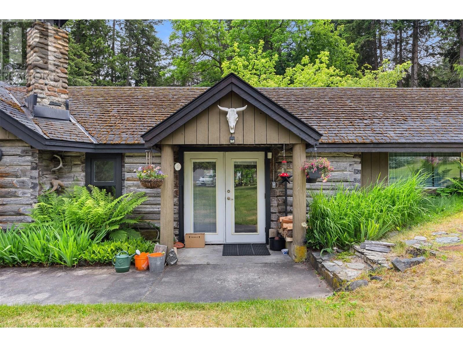 4498 SQUILAX-ANGLEMONT Road Unit# 5, North Shuswap