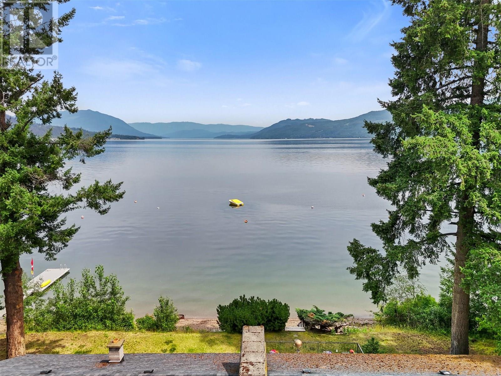 4498 SQUILAX-ANGLEMONT Road Unit# 5, North Shuswap