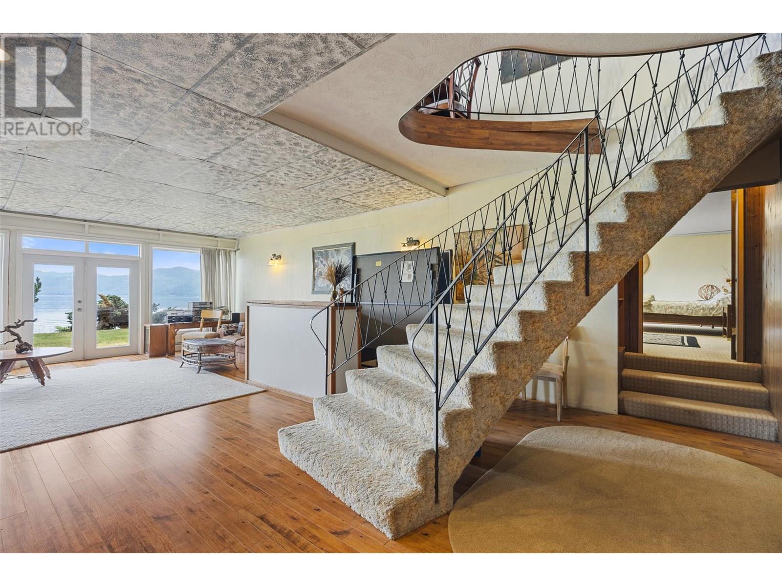 4498 SQUILAX-ANGLEMONT Road Unit# 5, North Shuswap