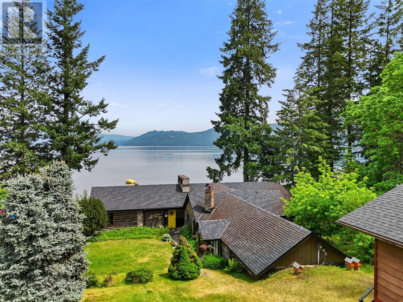 4498 SQUILAX-ANGLEMONT Road Unit# 5, North Shuswap