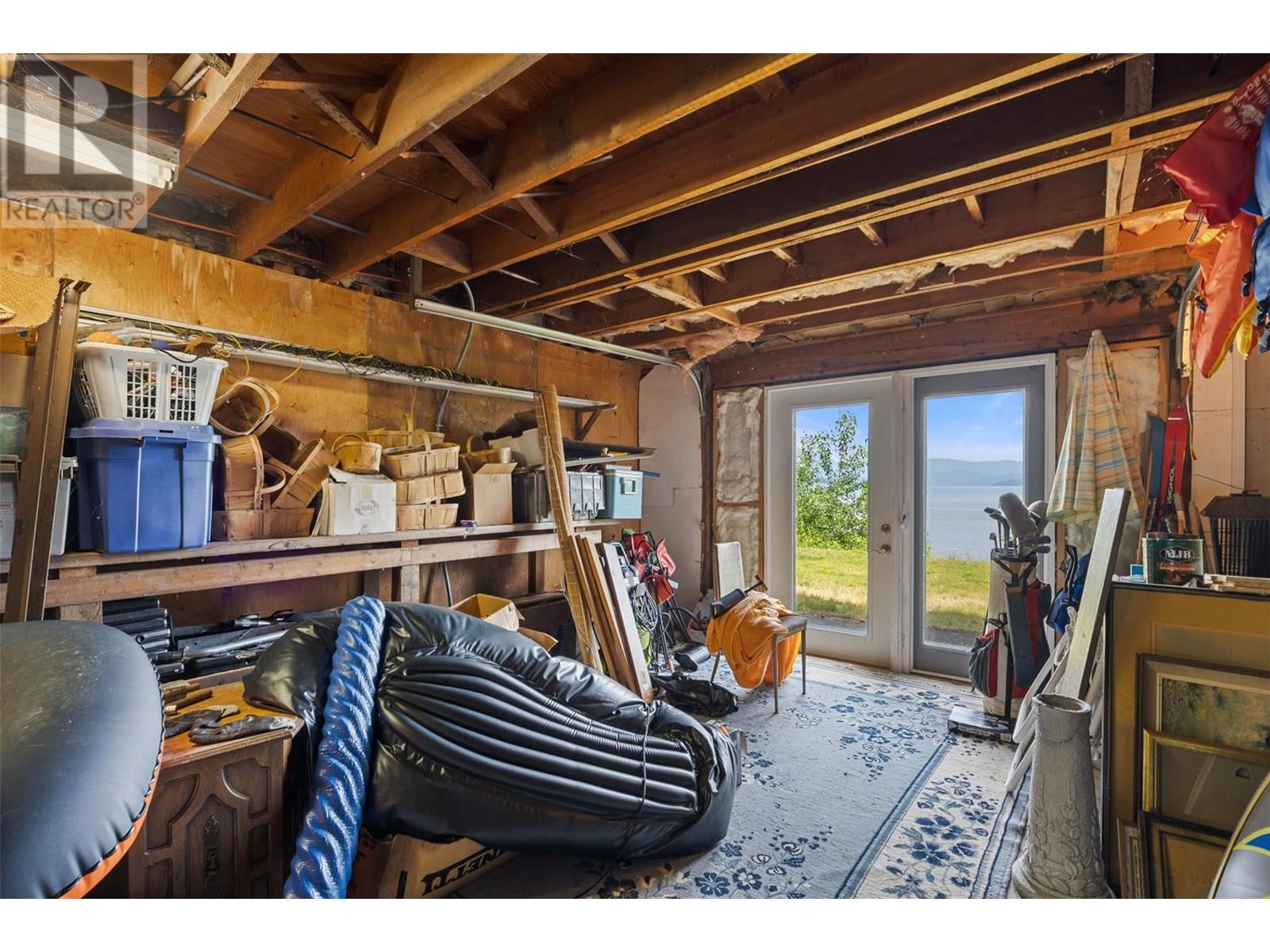 4498 SQUILAX-ANGLEMONT Road Unit# 5, North Shuswap