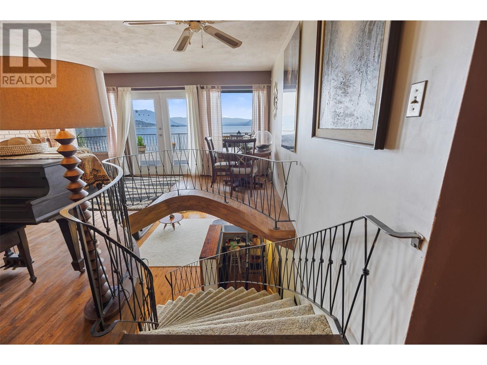 4498 SQUILAX-ANGLEMONT Road Unit# 5, North Shuswap
