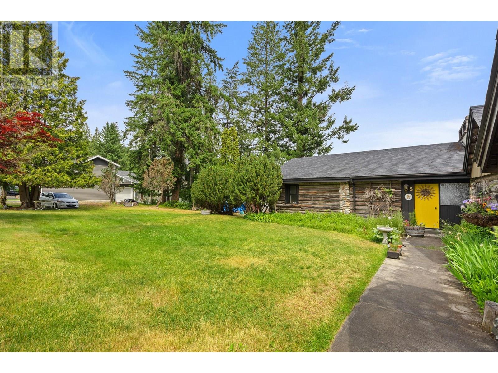 4498 SQUILAX-ANGLEMONT Road Unit# 5, North Shuswap