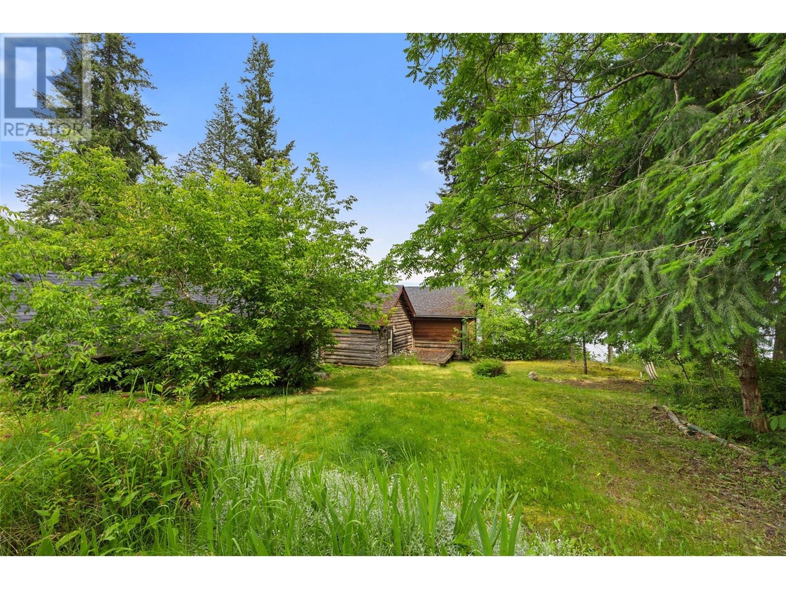 4498 SQUILAX-ANGLEMONT Road Unit# 5, North Shuswap