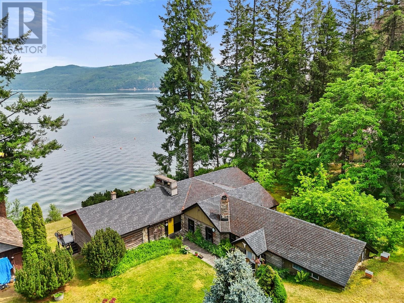 4498 SQUILAX-ANGLEMONT Road Unit# 5, North Shuswap