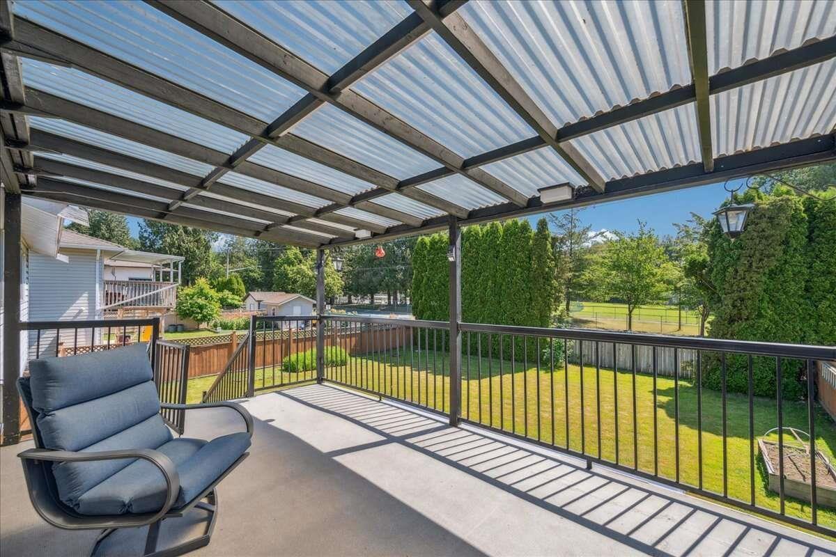 Photo 8 of 2970 Crossley Drive, Abbotsford BC
