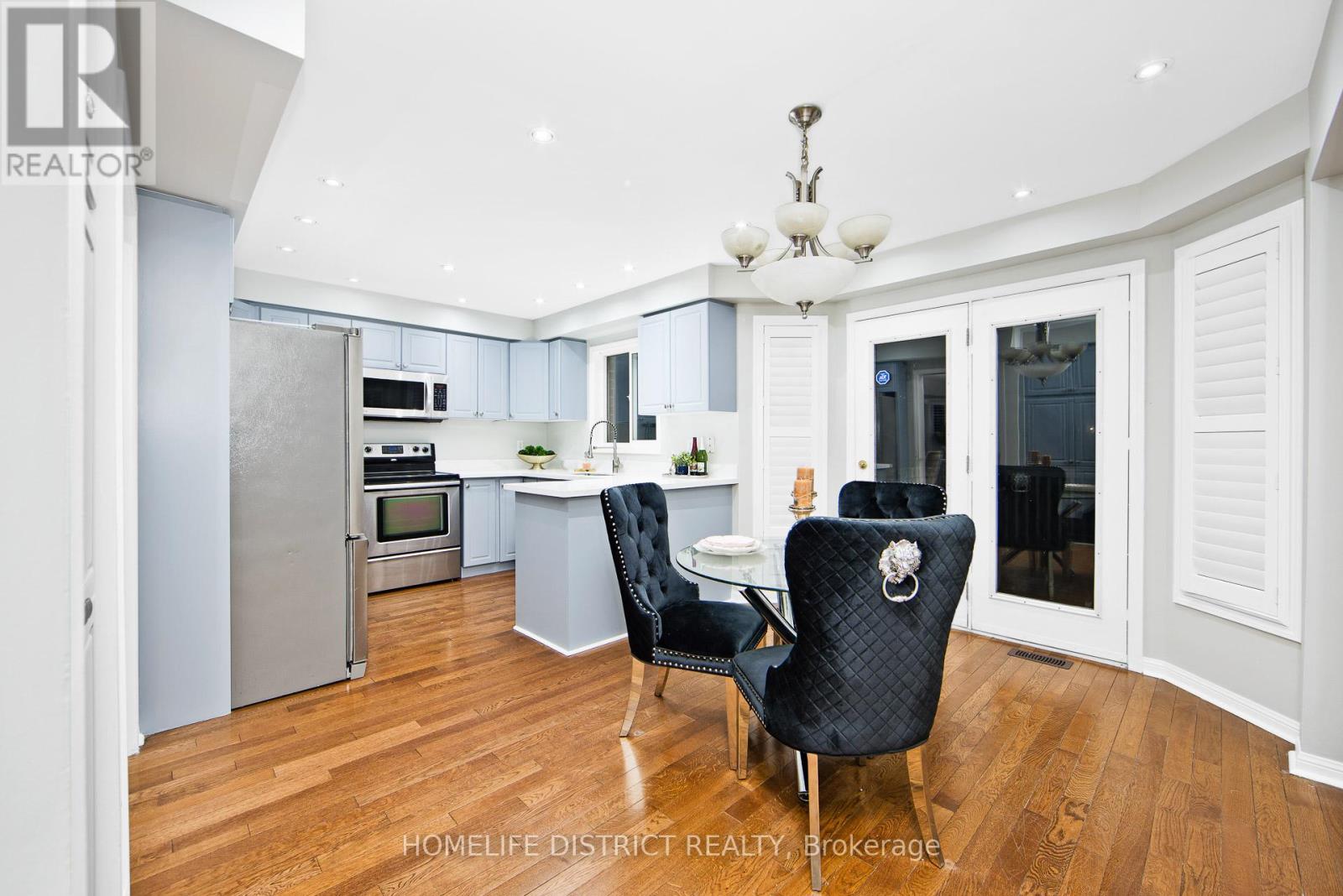 Photo 6 of 50 Weldrick Crescent, Clarington ON